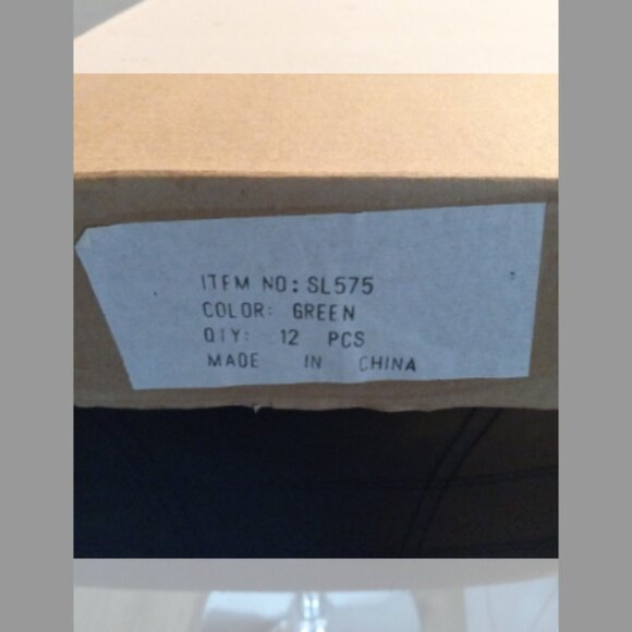 1 Box Artificial Succulents - Picture 4 of 4